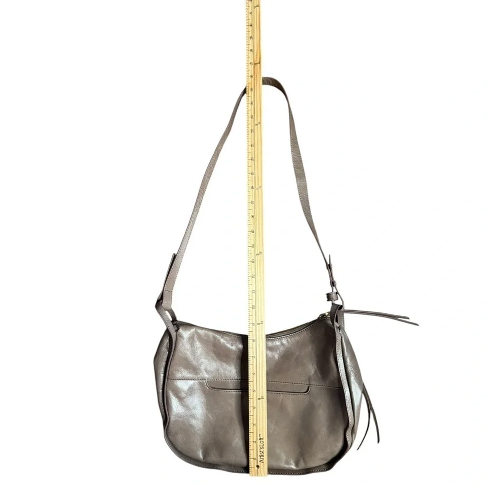▶️ HOBO INTERNATIONAL ◀️ Taupe Leather Adjustable Strap Crossbody / Shoulder Bag